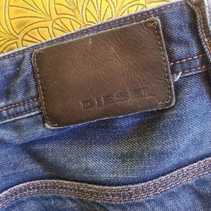 Diesel KROOLEY Regular Slim Carrot Jeans W33 L32